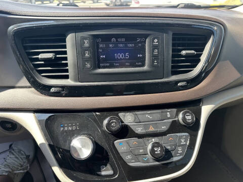 2017 Chrysler Pacifica Touring Plus