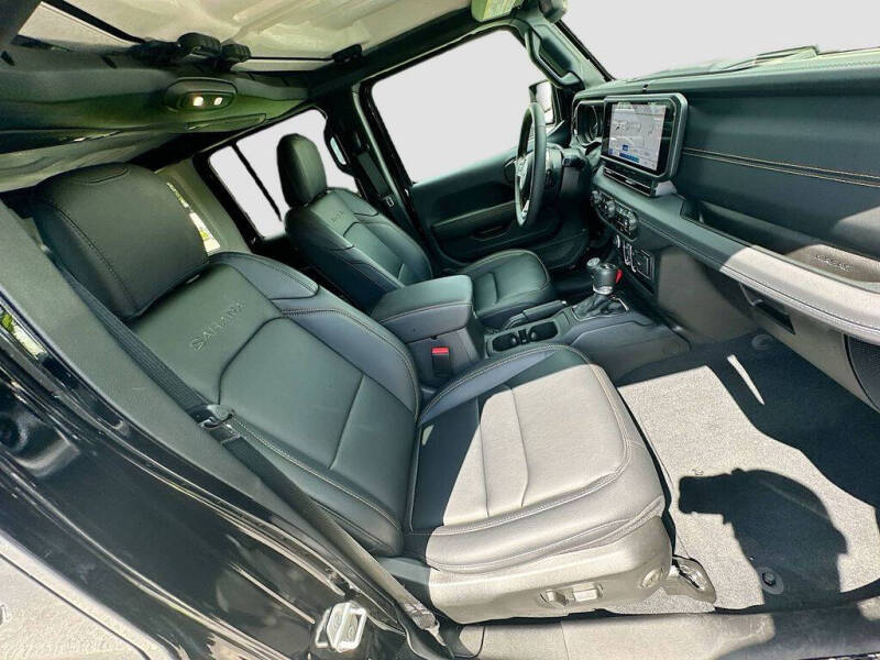 2024 Jeep Wrangler Sahara 4xe