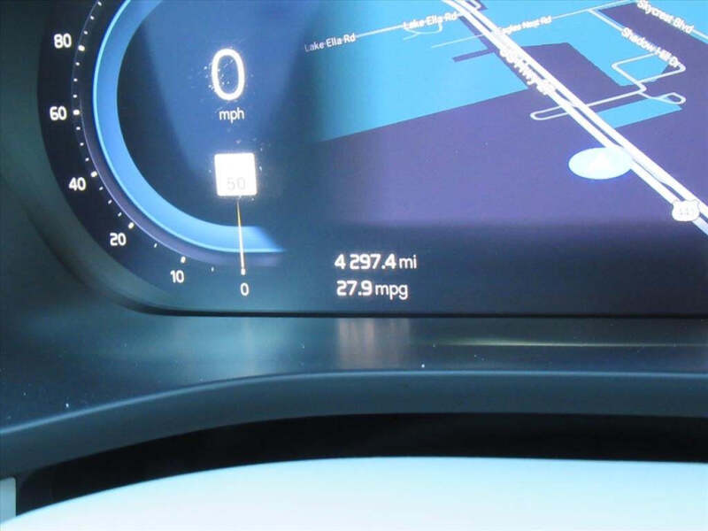 2022 Volvo XC60 B5 Momentum