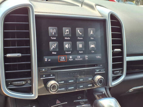 2017 Porsche Cayenne Platinum Edition