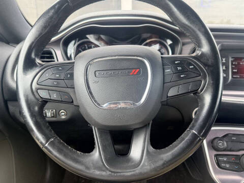2017 Dodge Challenger SXT