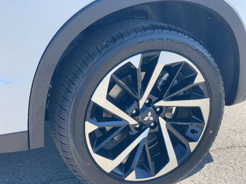 2025 Mitsubishi Outlander PHEV SE