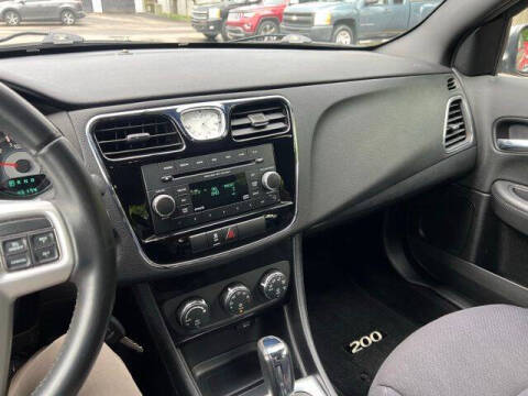 2013 Chrysler 200 Touring