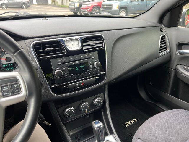 2013 Chrysler 200 Touring
