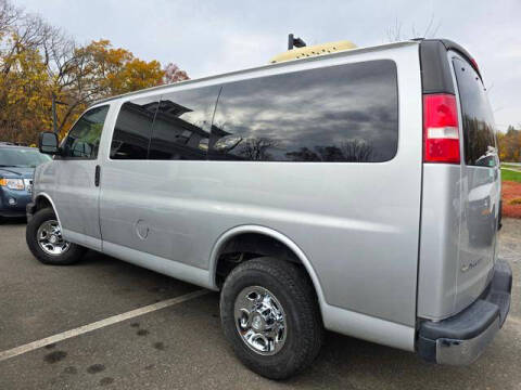 2017 Chevrolet Express LT 2500