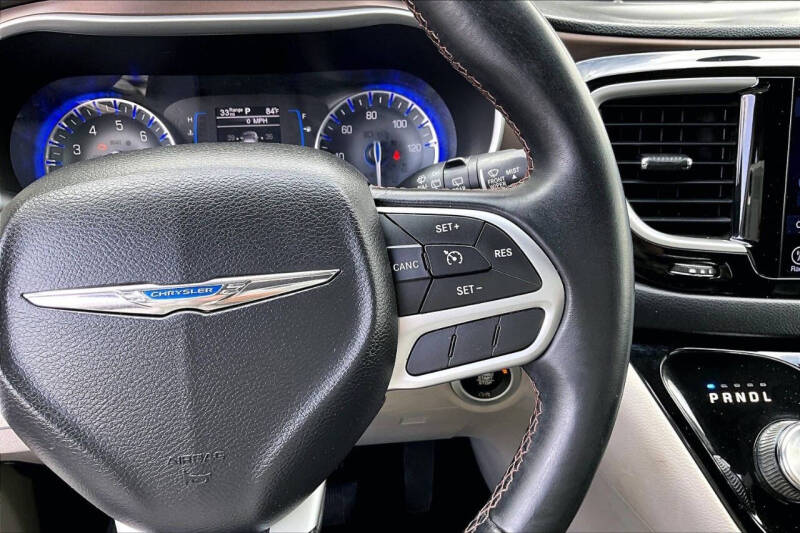 2017 Chrysler Pacifica Touring-L