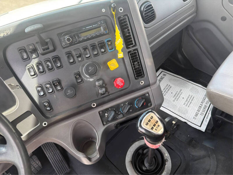 2016 Freightliner M2 112