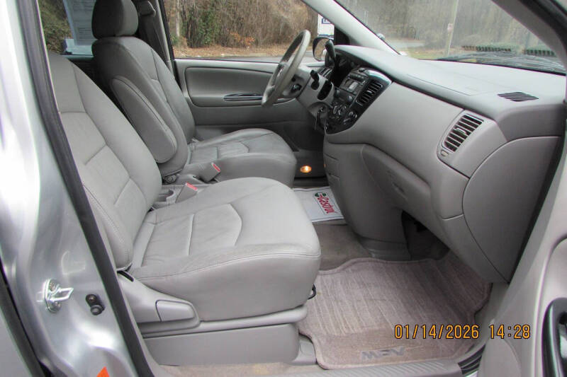 2003 Mazda MPV ES