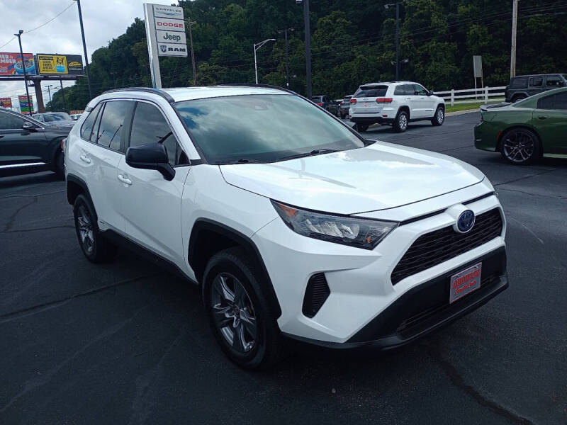 2022 Toyota RAV4 LE's photo