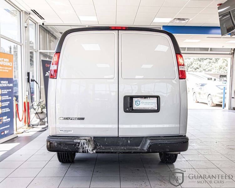2022 Chevrolet Express 2500