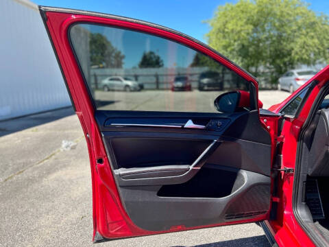 2017 Volkswagen Golf GTI SE