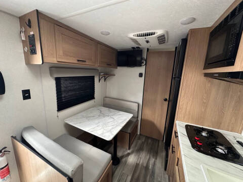 2022 Forest River AVENGER 16FQ