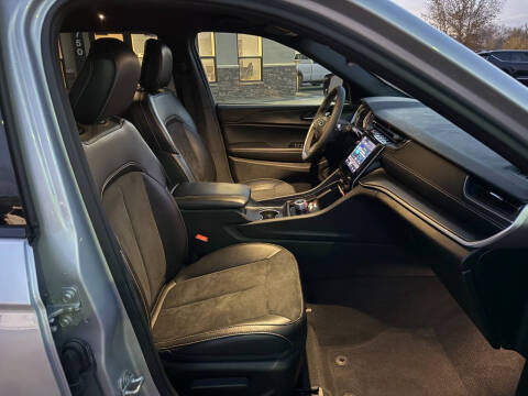 2024 Jeep Grand Cherokee L Altitude