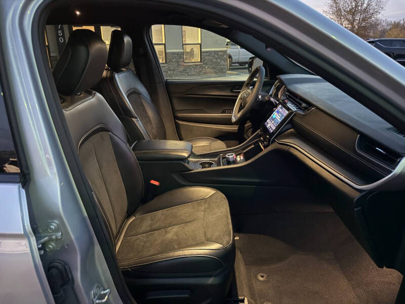 2024 Jeep Grand Cherokee L Altitude