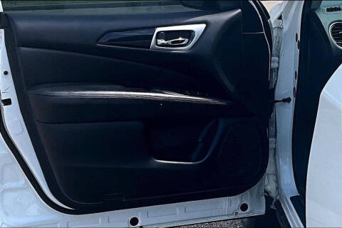 2018 Nissan Pathfinder SV