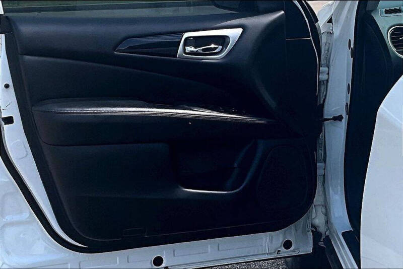 2018 Nissan Pathfinder SV