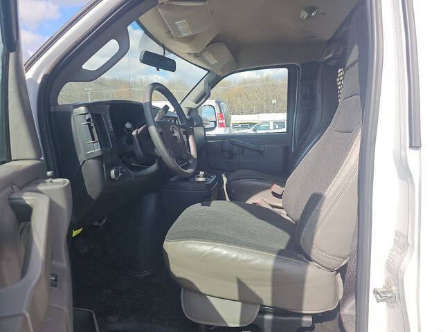 2024 GMC Savana 2500
