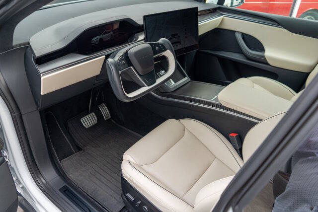 2022 Tesla Model X 19