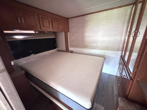 2003 Thor Motor Coach FourWinds 27D