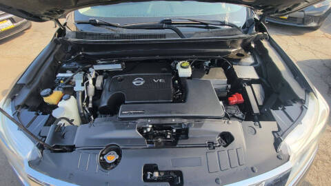 2016 Nissan Pathfinder SV