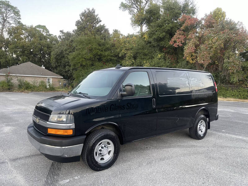 2017 Chevrolet Express Cargo Work Van's photo