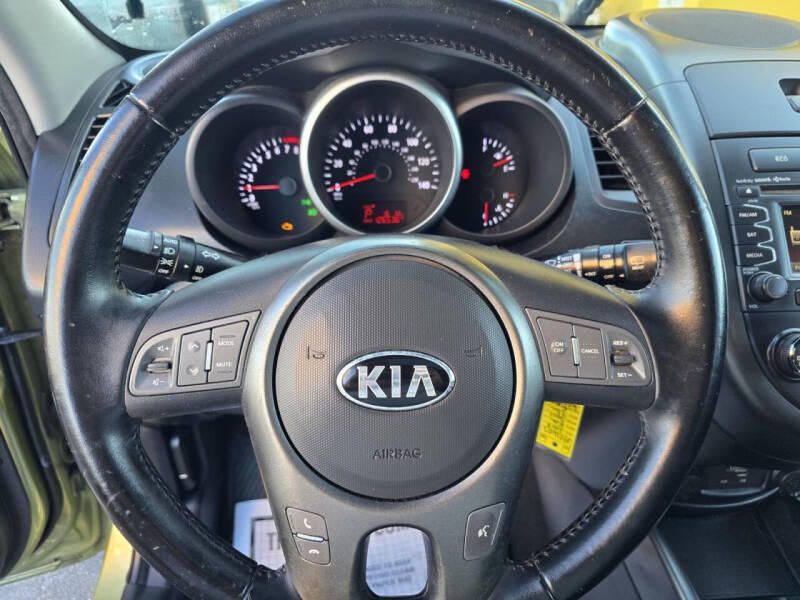 2013 Kia Soul + photo 24