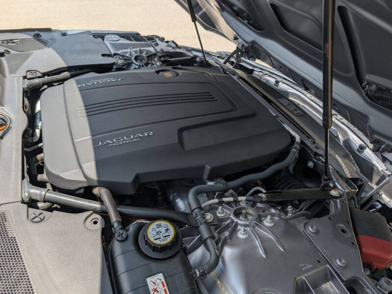 2021 Jaguar F-TYPE P300