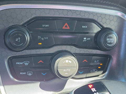 2015 Dodge Challenger SXT Plus