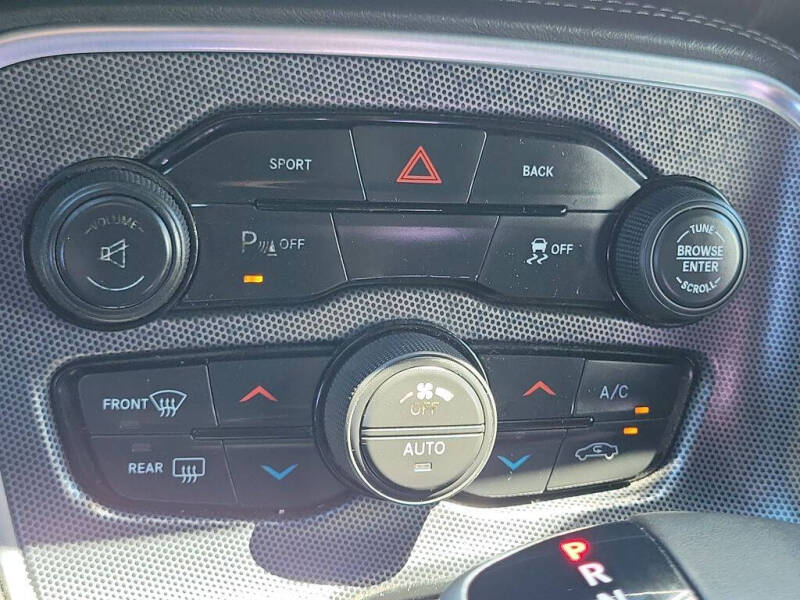 2015 Dodge Challenger SXT Plus