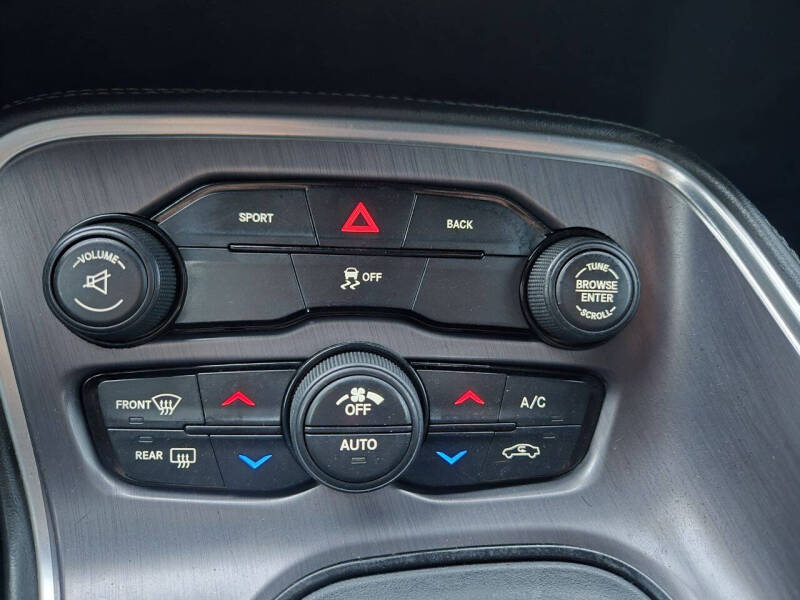 2016 Dodge Challenger SXT Plus