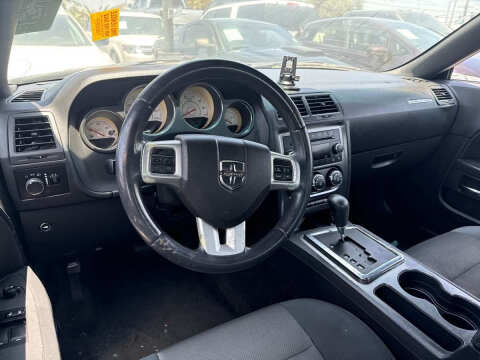 2013 Dodge Challenger SXT