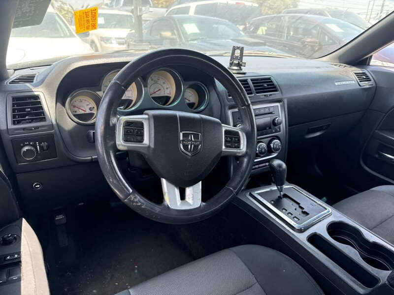 2013 Dodge Challenger SXT