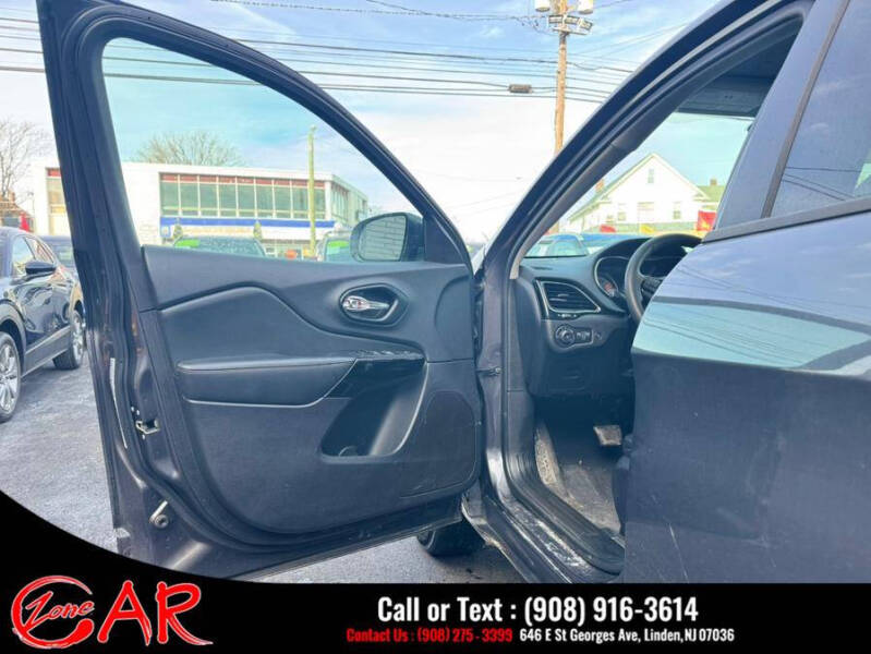 2023 Jeep Cherokee Altitude Lux