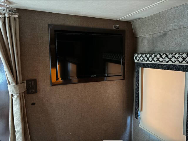 2018 Thor Motor Coach Siesta Sprinter 24SS