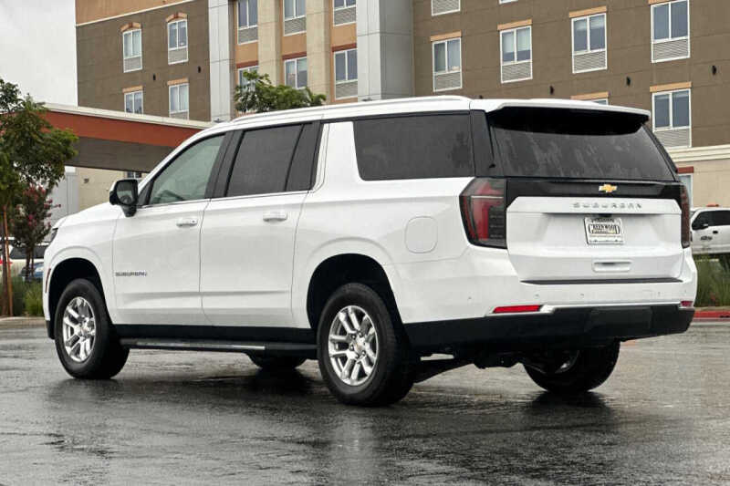 2026 Chevrolet Suburban LS