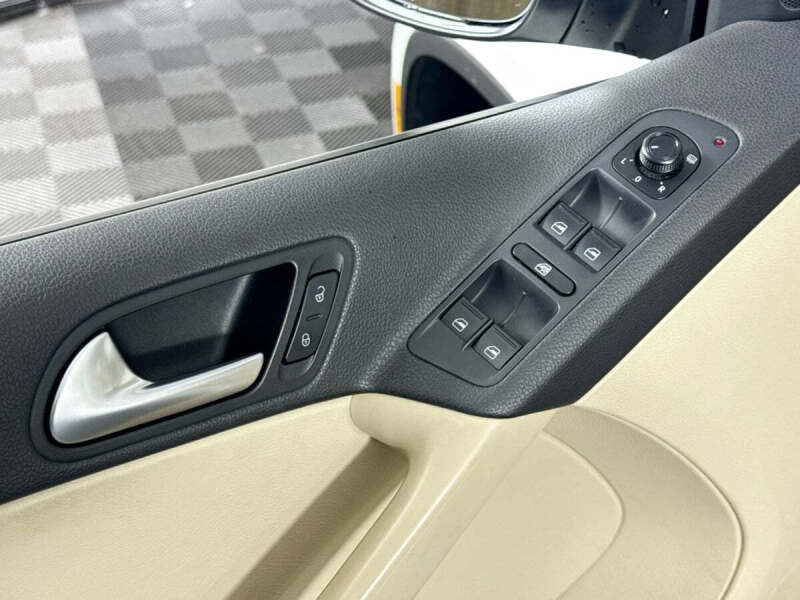 2017 Volkswagen Tiguan 2.0T Limited S 4Motion