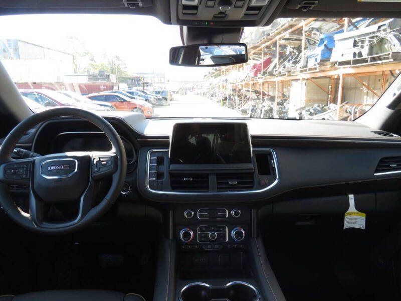 2023 GMC Yukon XL AT4