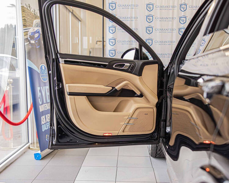 2017 Porsche Cayenne Platinum Edition