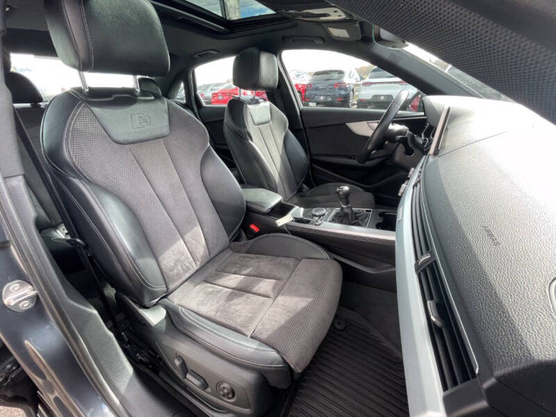 2017 Audi A4 2.0T quattro Premium Plus