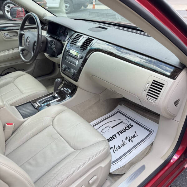 2011 Cadillac DTS Luxury Collection
