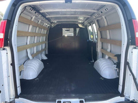 2023 Chevrolet Express 2500