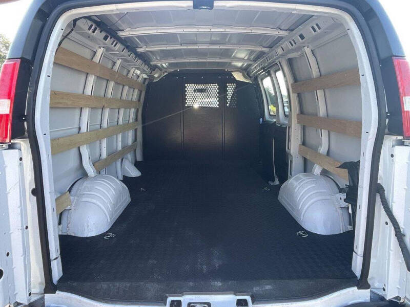 2023 Chevrolet Express 2500