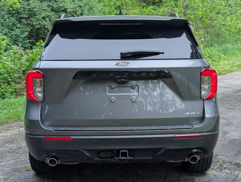 2024 Ford Explorer ST-Line