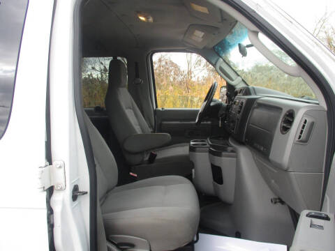 2009 Ford E-Series E-150 XLT