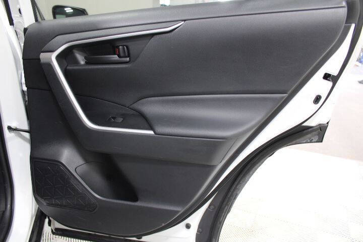 2021 Toyota RAV4 Hybrid LE