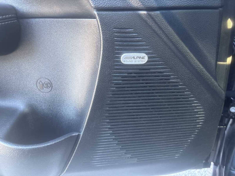 2016 Dodge Challenger SXT Plus