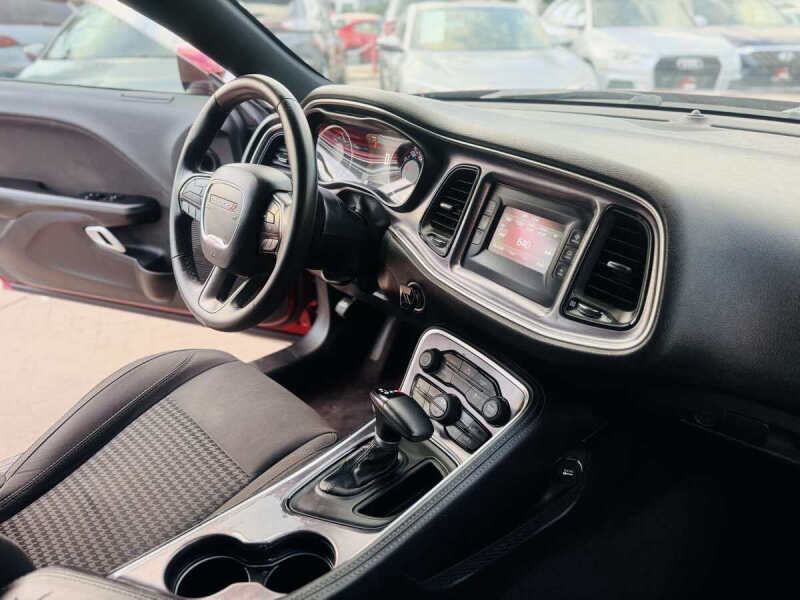 2017 Dodge Challenger SXT