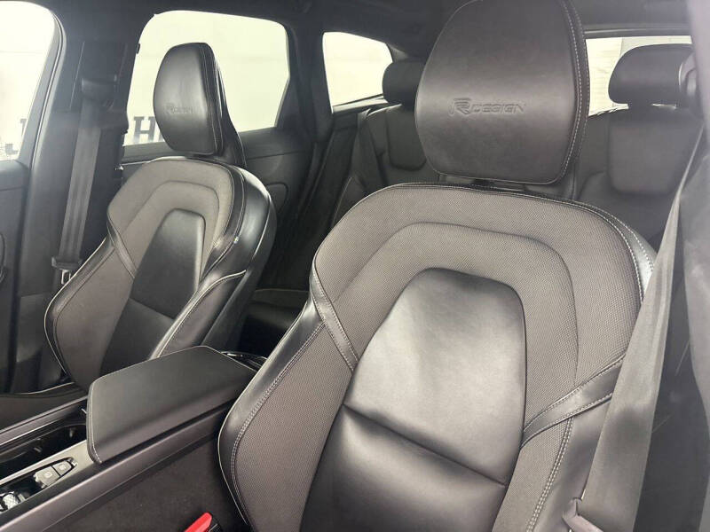 2020 Volvo XC60 T5 R-Design