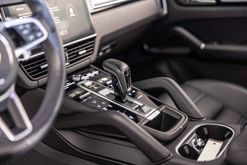 2022 Porsche Cayenne S Platinum Edition