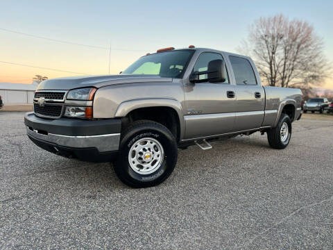 2007 Chevrolet Silverado 2500HD Classic for sale at Carworx LLC in Dunn NC